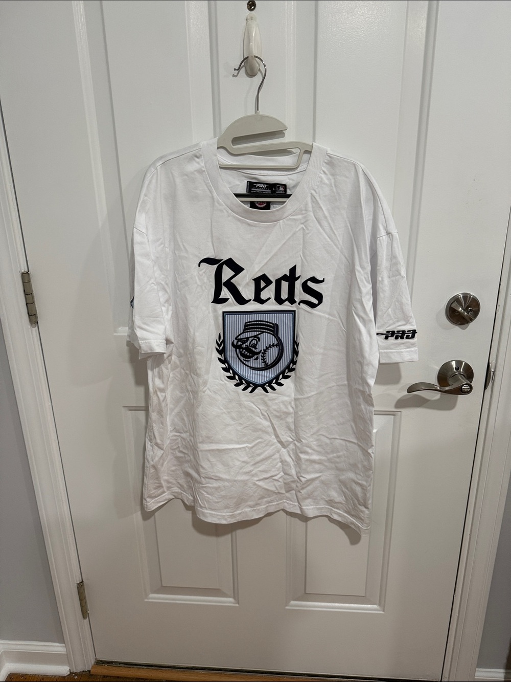 Reds Crest Men's Short Sleeve T-Shirt - White